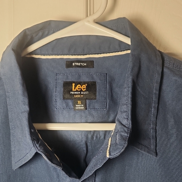 Levi's Blue Casual Button Down Shirt Cotton Blend - Picture 2 of 5